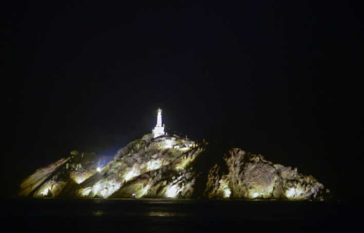 Se utilizaron alrededor de 40 luces led de última tecnología, que se encenderán automáticamente todos los días de seis de la tarde hasta la medianoche.