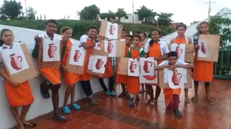 El principal foco del taller son los niños y jóvedes en el rango de ocho a 20 años de edad.