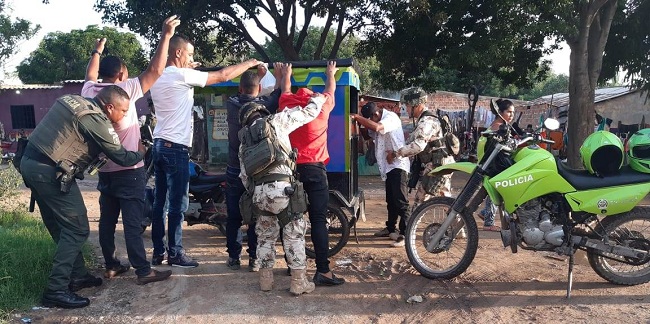 Operativos de registros y control fueron realizados por el Ejército y la Policía en Fonseca.