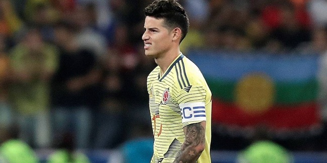 El volante colombiano James Rodríguez vuelve a Madrid tras sufrir una nueva lesión en la concentración de la Selección Colombia.