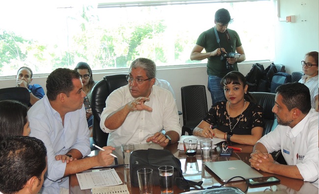 La comisión fue recibida por el gobernador del departamento Jhon Fuentes Medina, junto al gobernador electo Nemesio Roys Garzón. 