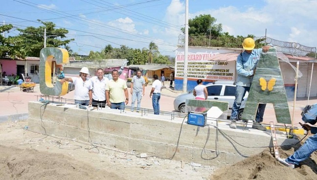 Estas letras grandes y a color, se comenzaron a instalar desde el pasado miércoles en la parte occidental de Ciénaga.