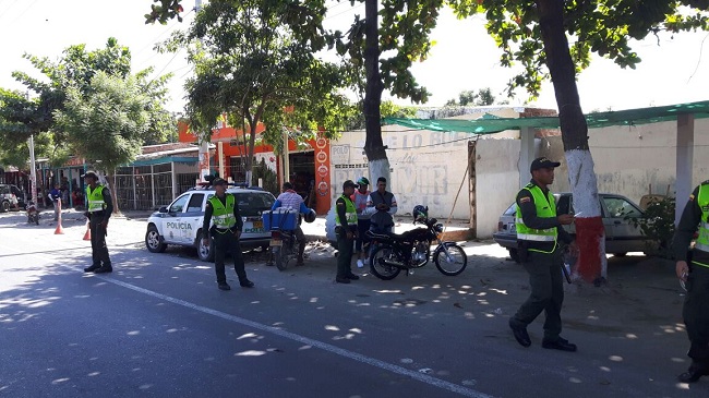 La Policía instala puestos de control en el vecino municipio de Puebloviejo y el sector de la Frutera de Ciénaga.