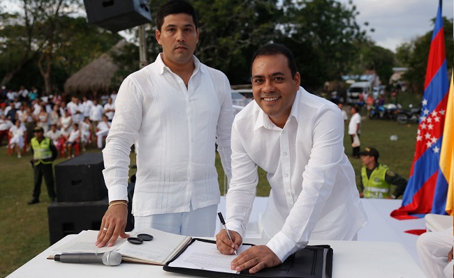 El alcadlde llevó a cabo su acto de posesión en el corregimiento de Apure, ubicado en zona rural de Plato. 
