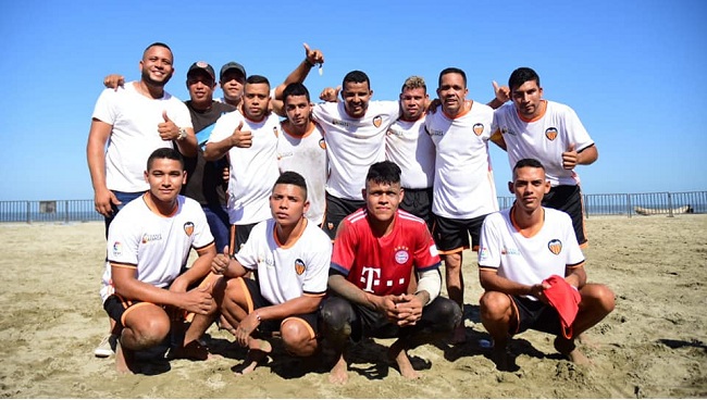 El equipo Nancy Polo campeón del fútbol playa en las fiestas del Caimán.