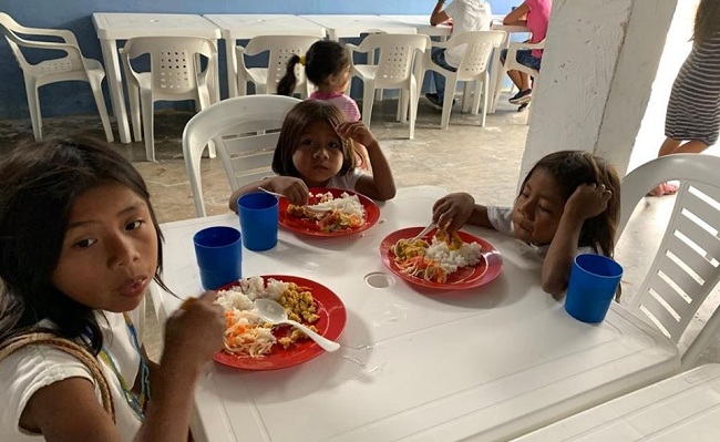 Niños de las Instituciones Educativas de la Sierra Nevada ya disfrutan del Programa de Alimentación Escolar.