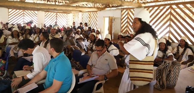 Representantes de las comunidades indígenas participaron en un encuentro con delegados de la Gobernación del Magdalena para expresar sus prioridades.