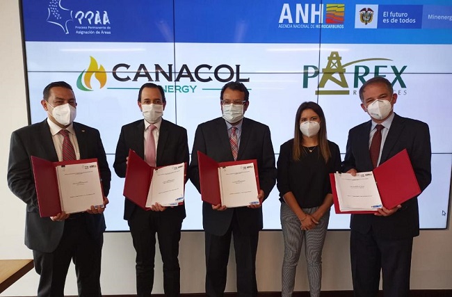 La firma de los contratos entre la ANH y las dos empresas se llevó a cabo ayer martes 1 de diciembre.