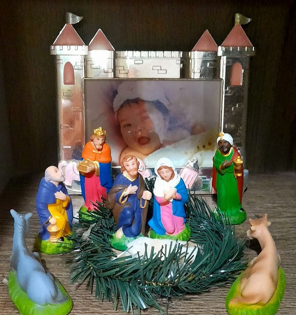 Pesebre hecho por Nohelia, en representación del nacimiento espiritual del Niño Jesús este 25 de diciembre.