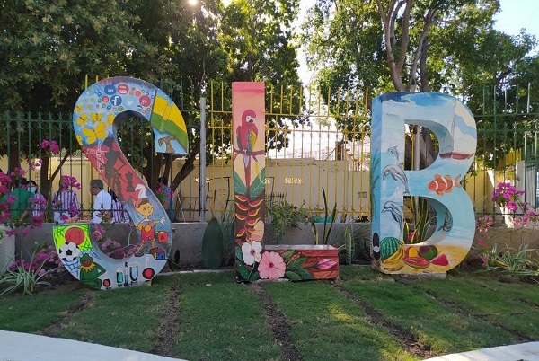 La condecoración será entregada por Fray Rodomiro Pájaro, del Orden de Frales Menores, en la sala de juntas de la institución educativa. La joven estará acompañada de sus padres.