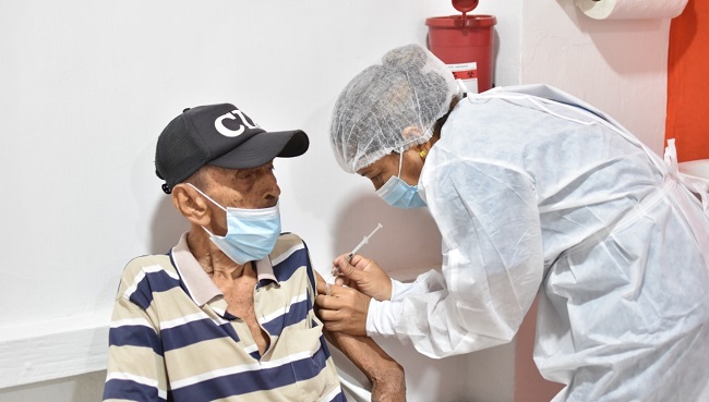 243 adultos mayores de 80 años serán inmunizados en San Zenón. 
