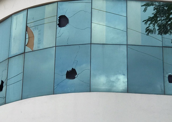 Sede de Coomeva vandalizada durante manifestaciones en Santa Marta.