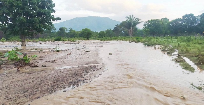 Las lluvias este fin de semana en zona rural de Barrancas, causaron muchos daños.
