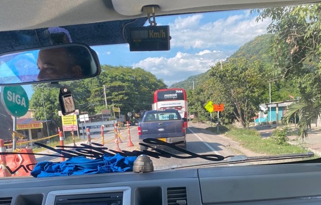 Tanto los accidentes como las obras, hacen que la vía se convierta en una de las más congestionadas del departamento.