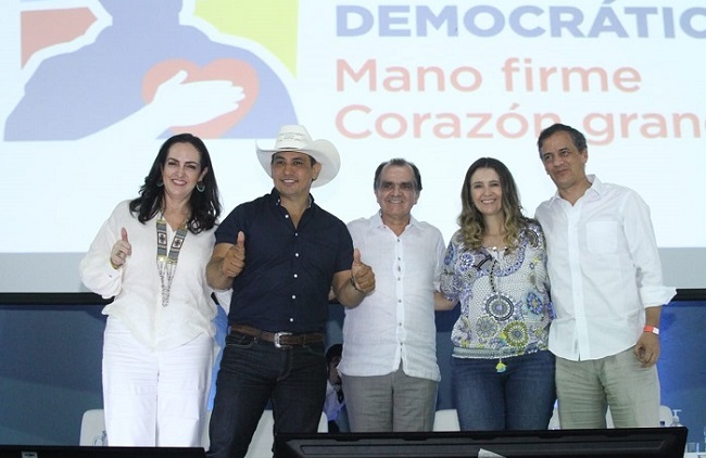 Foto de los precandidatos presidenciales del Centro Democrático en un foro en Santa Marta. Foto: EL INFORMADOR.