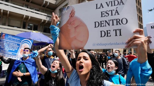 la decisión de la Corte Constitucional sobre la despenalización del aborto hasta las 24 semanas se tomó el lunes.