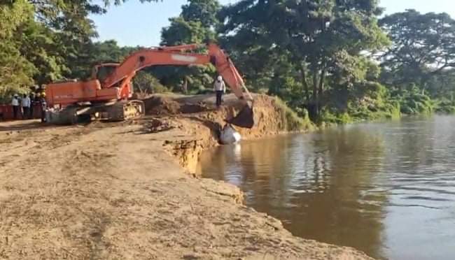 Los habitantes de Salamina hacen un llamado de atención al Gobierno Nacional, dado a que el río sigue en aumento debido a las lluvias que se presentan en el interior del país.