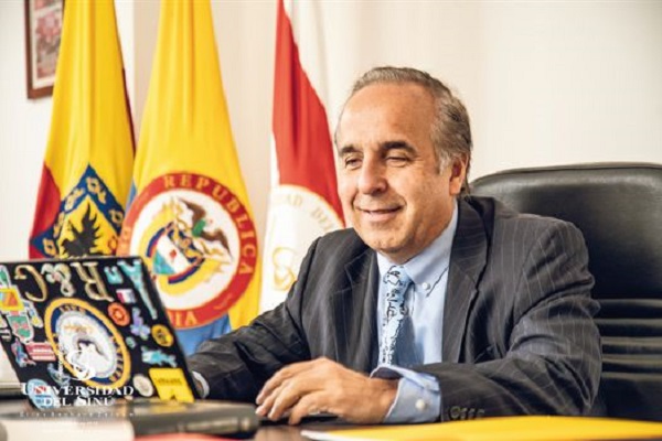 El Ministro Guillermo Reyes tendrá su primera reunión con el gobernador Carlos Caicedo hoy desde las 9:00 de la mañana.