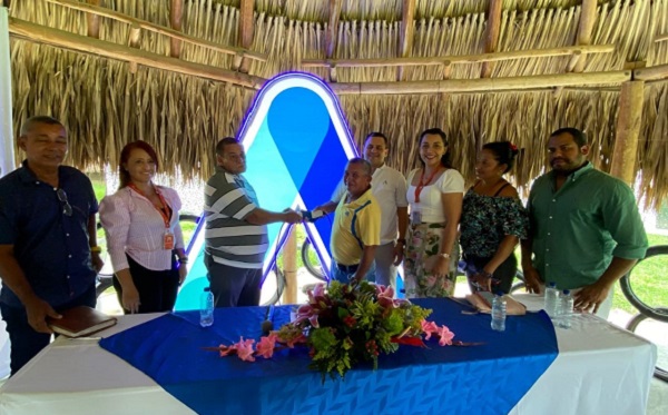 El acto de inauguración se desarrolló en el barrio Timayuí, donde asistió Diego Rincones, gerente de Air-e y demás autoridades.