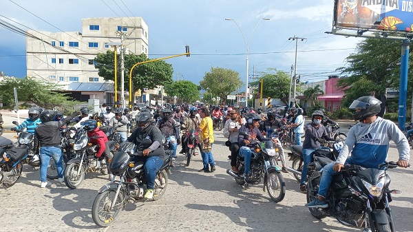 Los motociclistas salieron en reclamo a las restricciones de movilidad del Decreto 210 del 6 de septiembre de 2022.