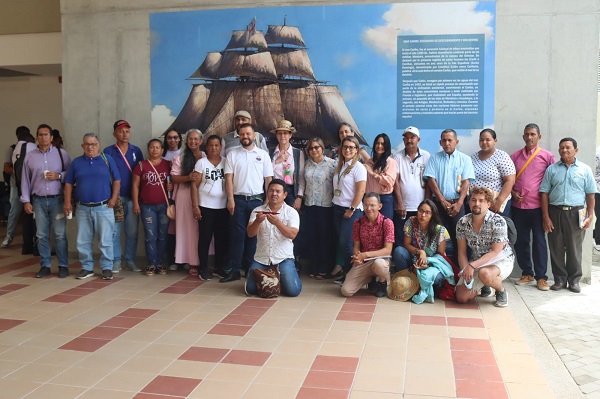 Con presencia de pescadores, artesanos y líderes se lanzó el proyecto que lideran profesionales de ambas universidades con los habitantes.