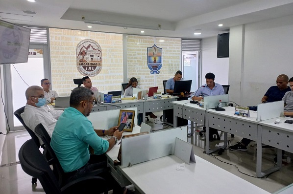 En la reunión asistieron los ediles de la Junta Administradora Local, de la Localidad 1, para tratar los temas del servicio de la Essmar a este sector.