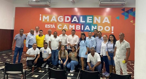 En la imagen representantes del Ministerio de Agricultura, Alcaldía de Puebloviejo, empresa La Empatía y Air-e.