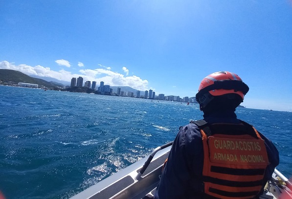 La Armada de Colombia invita a la comunidad a cumplir con las normas marítimas de seguridad, en especial el uso de chaleco salvavidas.