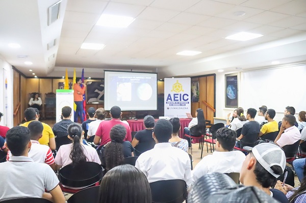 El Doctor Pablo Vera Salazar, Rector de esta Casa de Estudios Superiores, presidió el evento en el que destacó el rol del ingeniero actual.