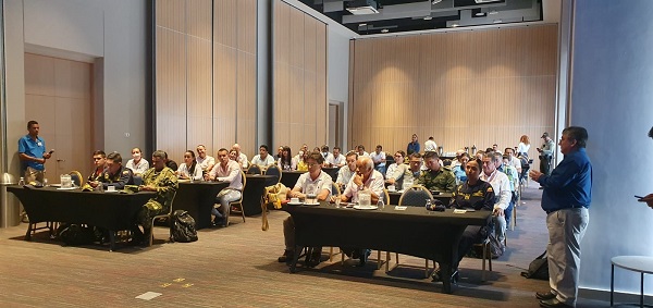 Representantes de entidades turísticas, Agencias de Viajes, Empresas de Servicios Públicos, Hoteleros, Cotelco, Acotur, reunidos en el lanzamiento de la temporada turista.