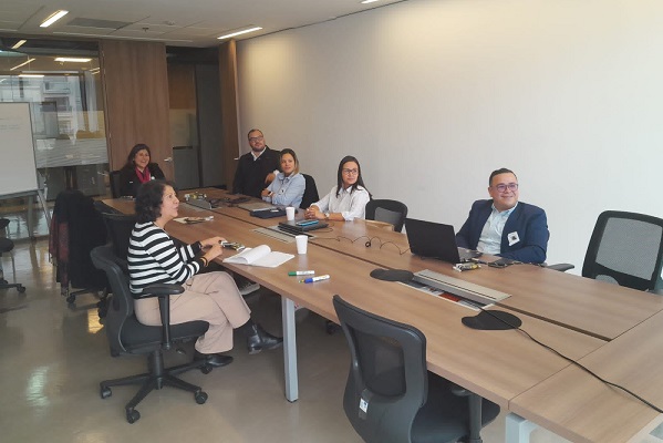 Representantes de la Administración Distrital, Unidad de Movilidad Urbana y Sostenible y Ministerio de transporte. 