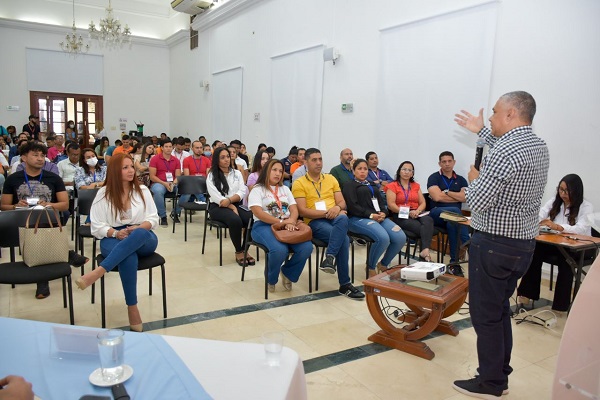 Los asistentes participaron de manera activa en la ‘Feria de Transparencia’ y aclararon sus dudas.