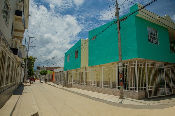 En la imagen las calles pavimentadas del barrio Boulevard de Las Rosas. 