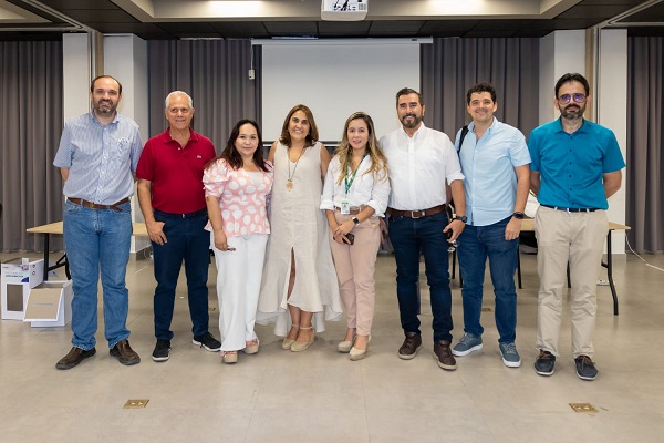  En la imagen la nueva Junta Directiva de la Camara de Comercio de Santa Marta para el Magdalena. 