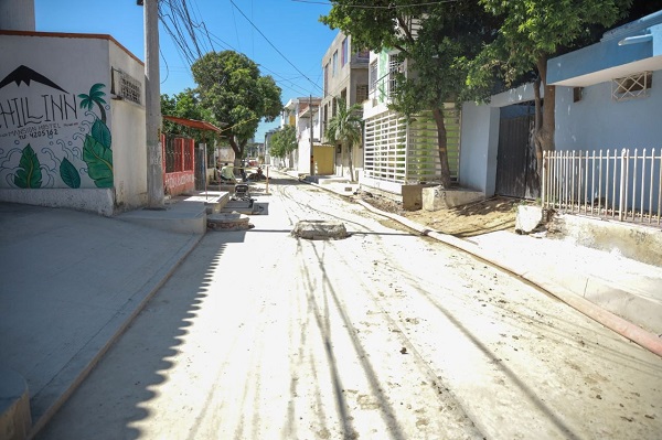 Así se ve actualmente la Calle 14 del barrio Gaira, donde se adelantan los trabajos de recuperación de Malla Vial. 
