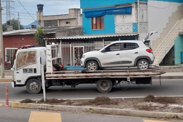 En los operativos han sido inmovilizados numerosos vehículos por prestar un servicio ilegal. 