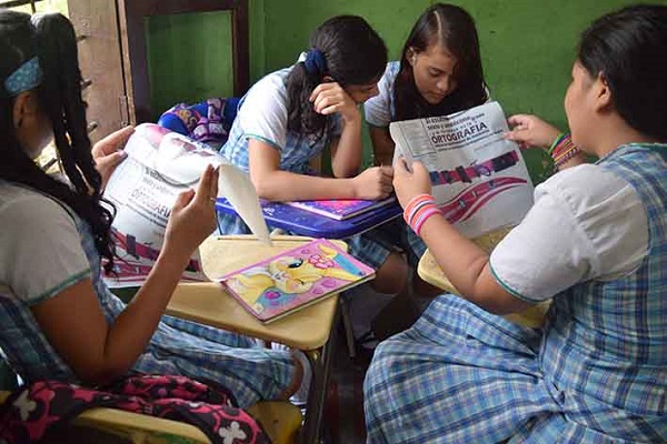 Los padres de familia esperan que se defina la programación escolar que definirá la estrategia de educación que se implementará. 