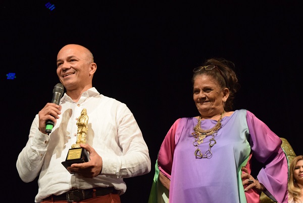 Jean Rogelio Linero Cueto, es condecorado Maestro Insigne en los premios Tayrona en su onceava versión.