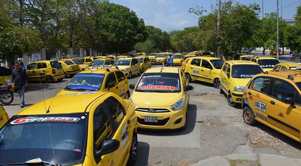 El gremio de taxistas samarios, cumplen con la participación del paro establecido a nivel nacional hasta tiempo indefinido.
