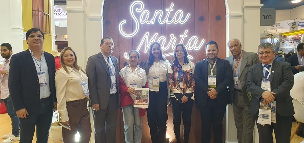Diferentes expositores, hicieron presencia en la feria y continúan mostrando todo lo que Santa Marta tiene para ofrecer.