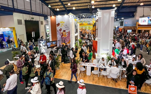 En la Vitrina Turística de Anato 2023, estuvieron presentes diferentes medios de comunicación, conociendo, entrevistando y acompañando a los presentes.
