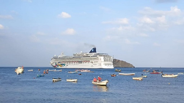 El Norwegian Jewel partió de Santa Marta con rumbo a Cartagena.