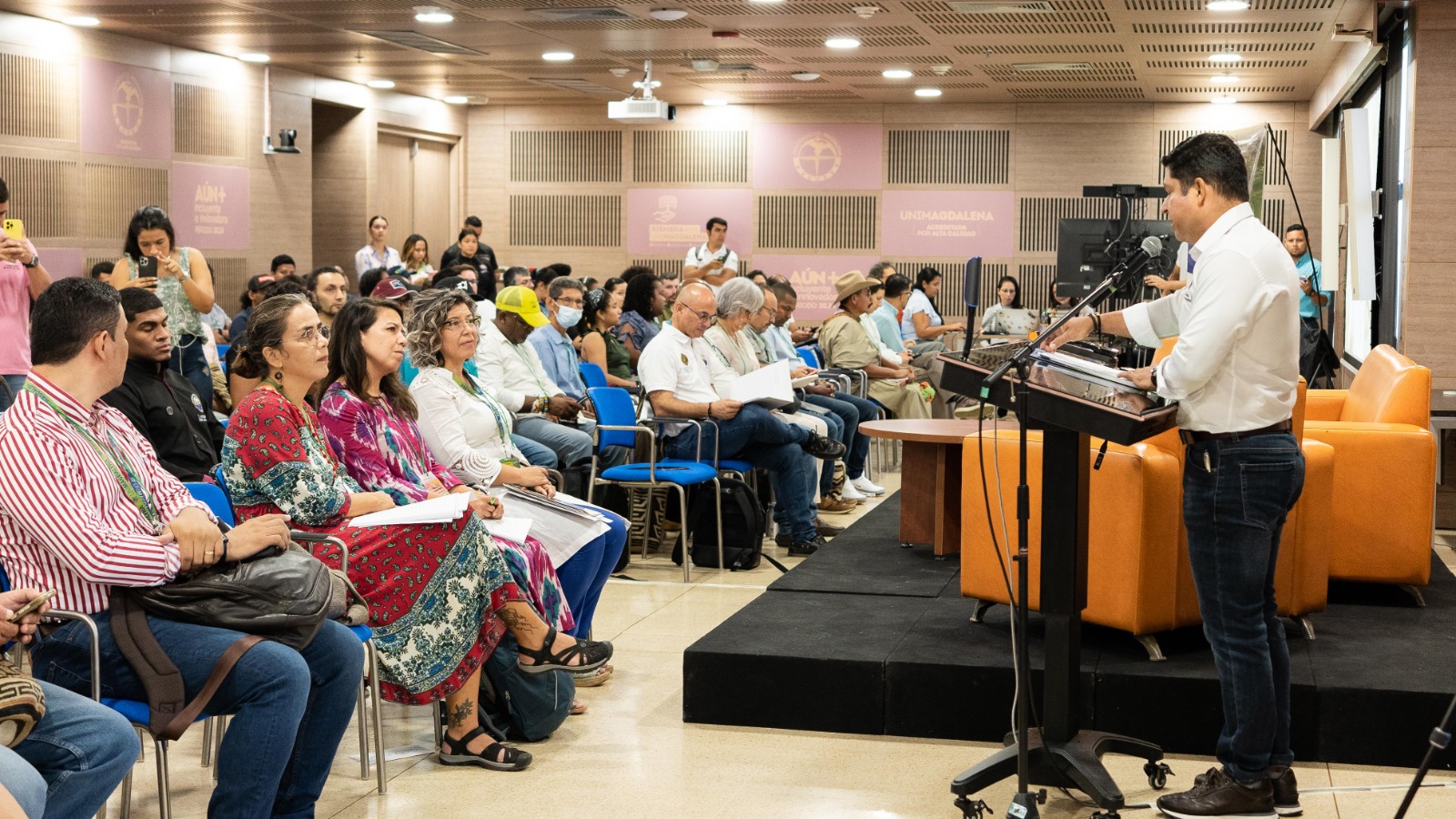 El Doctor Pablo Vera Salazar, Rector de esta Casa de Estudios Superiores, presidió el evento en donde destacó que esta es una Universidad cercana al mar y sus comunidades.