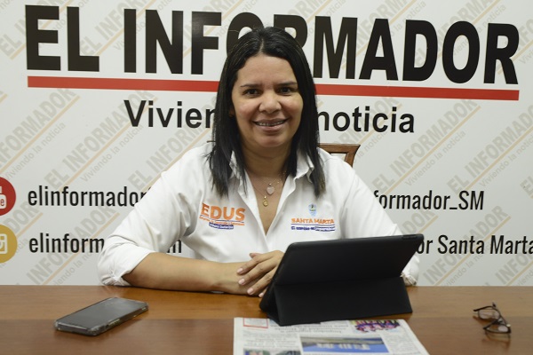 La gerente de la Empresa de Desarrollo y Renovación Urbano Sostenible (EDU) Diela Garcés Espitia, en visita a EL INFORMADOR.