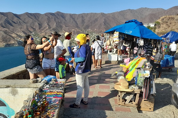 El balneario turístico de Taganga registró turistas de distintos lugares del país.