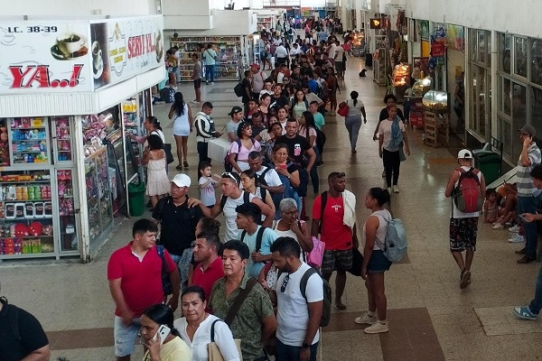 Así se pudo ver el flujo de turistas que utilizaron los servicios de la Terminal de Transporte de Santa Marta.