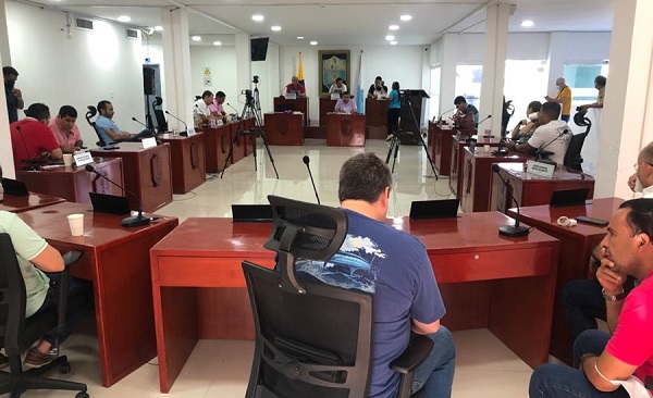 Los coadministradores en el recinto del Concejo Distrital.