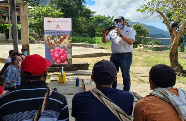 Aspecto del encuentro con los ternados del Comité Departamental de Cafeteros del Magdalena. 