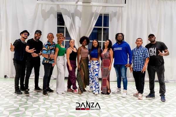 La semana de la danza inició en las instalaciones del Teatro Santa Marta con un gran taller de krump a cargo del invitado especial Fabrice Lambert, coreógrafo francés, director artístico de L´Experience Harmaat. Ble Wilfried Wolf´, subcampeón mundial de krump en 2018 y campeón de Europa. 