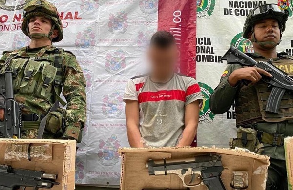 Los capturados fueron declarados responsables de los delitos de homicidio agravado; y fabricación, tráfico y porte de armas de fuego o municiones.